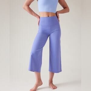 NEW Athleta Elation Wide Leg Crop Pant Size Small